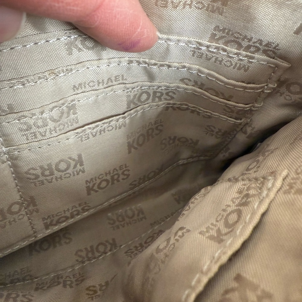 Michael Kors Fulton Jet Set Clutch EUC - Picture 6 of 6